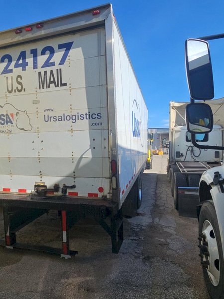 Peterbilt 337 Straight Truck, 2016 – Cummins/PACCAR Diesel, Allison Automatic, Medium-Duty Delivery Truck