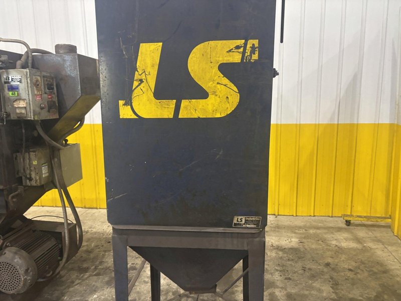 LS INDUSTRIES BARREL TYPE TUMBLE BLAST MACHINE &amp; DUST COLLECTOR: YOBRO #24013