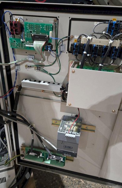 YASKAWA MOTOMAN UP130-RB00 INDUSTRIAL ROBOT ARM AND CONTROL CABINET USED