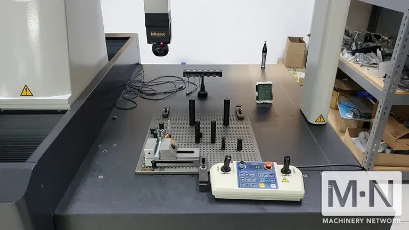 Mitutoyo Crysta Apex C 776 DCC Coordinate Measuring Machine