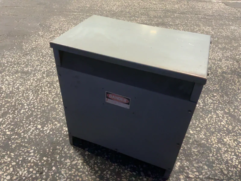 SQUARE D 45 KVA TRANSFORMER  -  45T6H