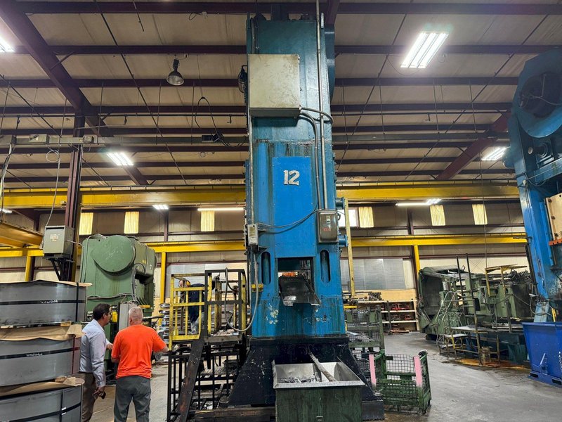 500 TON CLEARING K-2500-96 STRAIGHT SIDE TWO POINT PRESS. STOCK # 0682924