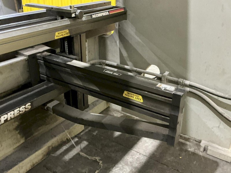 320 TON X 10' ACCURPRESS MODEL #732010 ADVANTAGE HYDRAULIC PRESS BRAKE, W/ ETS 3000 CONTROLS, NEW 2010: YOBRO #24910