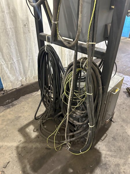 FANUC ROBOT WITH MILLER MODEL 452 WELDER: STOCK #77552