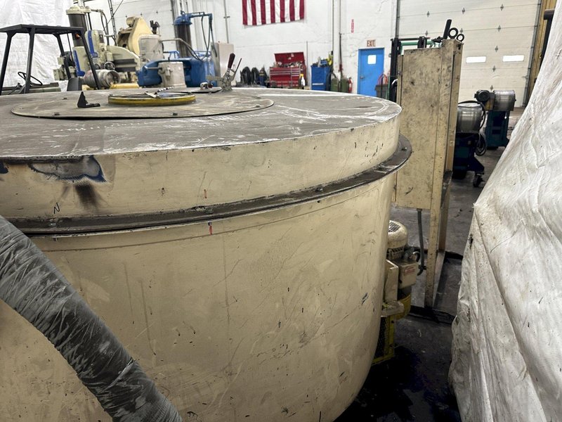 24 CUBIC FT GIANT GB-24DHW VIBRATORY COB DRYER: STOCK #77690