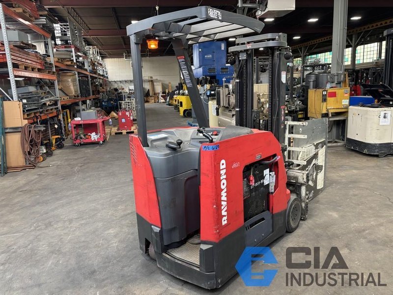 2021 - 4,000 LB. RAYMOND MODEL 425-C40TT STAND-UP ELECTRIC FORKLIFT
