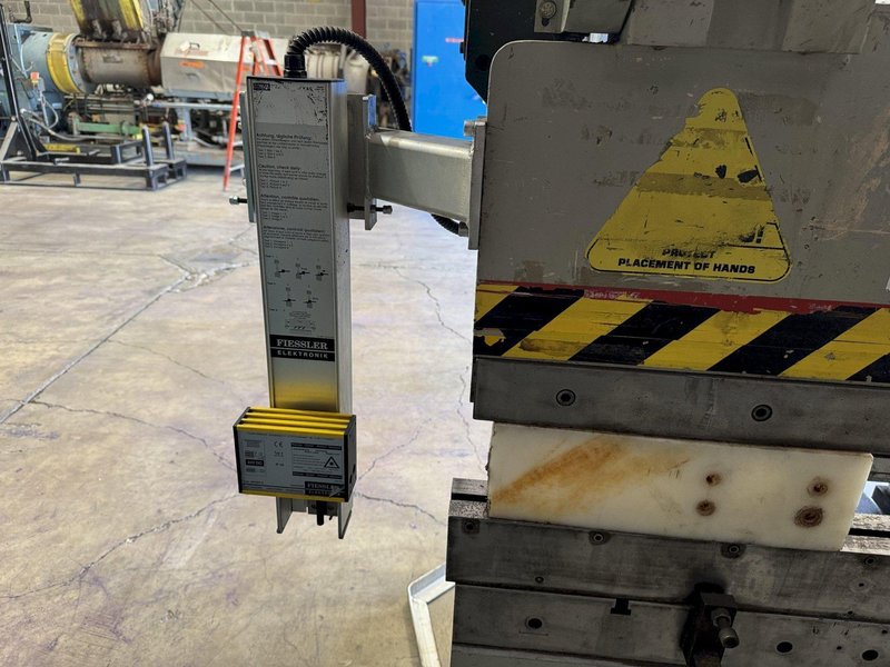 60 Ton X 6’ Accurpress Model 7606 CNC Hydraulic Press Brake