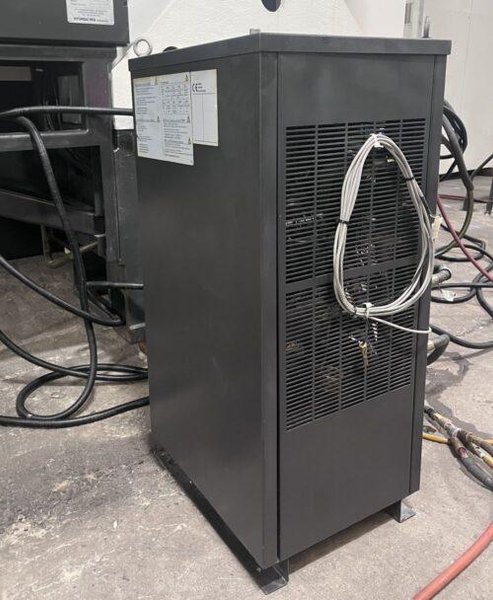 Hyundai Wia F400 CNC Vertical Machining Center – Mill