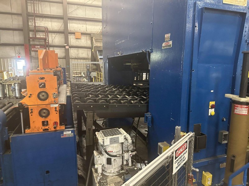 400 TON FUKUI BLANKING PRESS. 72&quot; X .128&quot; X 70,000 LB SERVO FEEDLINE STOCK #  0956723