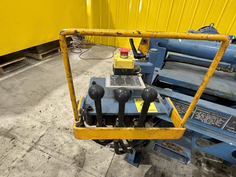 16" TO 25" MEDLEY WHEEL-SHARK HYDRAULIC HORIZONTAL RUN-FLAT TIRE RUBBER PRESS: STOCK #21121