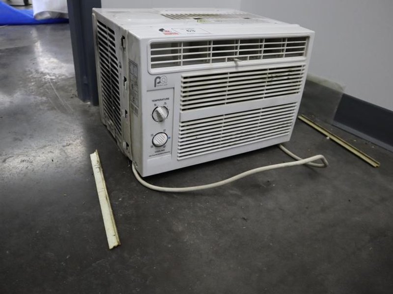 Perfect Air Window Air Conditioner Model SPMC5000- Auction Item