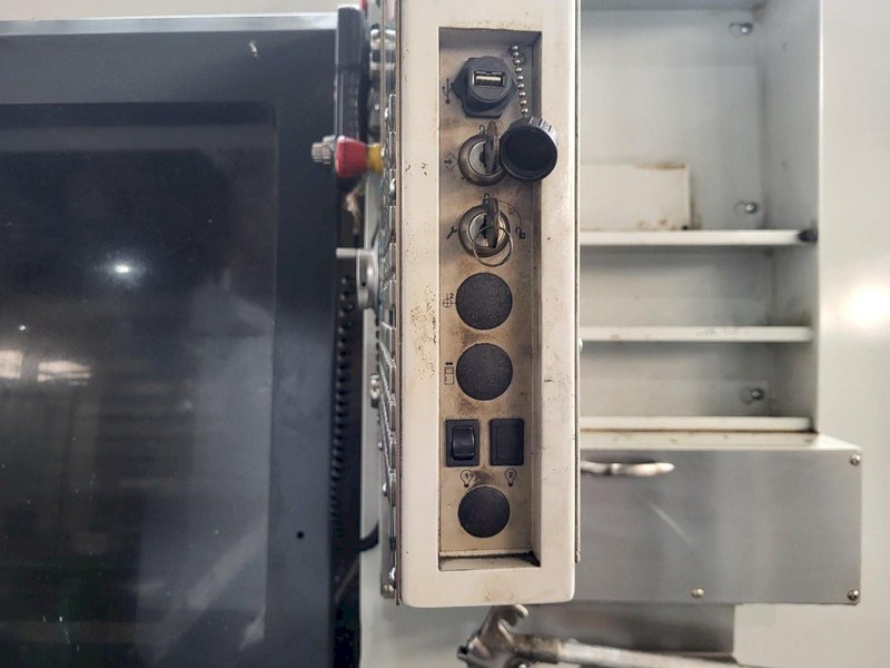 Haas VF-7/40 VMC, 2011 – 4th Axis Ready, Chip Auger, Programmable Coolant