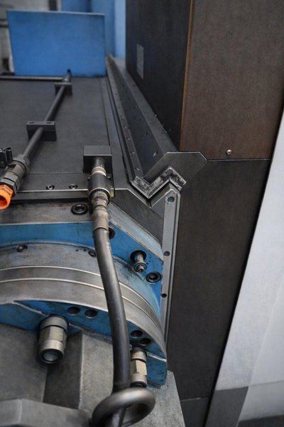 Butler - Elgamill X: 3000 - Y: 1670  - Z: 1050 mm