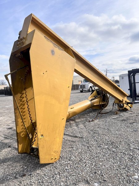 2 TON HOWE FREE STANDING JIB CRANE, WITH REMOTE CONTROL,  POWER ROTATION &amp; YALE 2 TON HOIST: YOBRO #24579