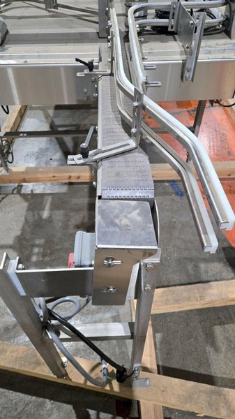 CONTAINER HANDLING SYSTEMS RECIRCULATING ACCUMULATION TABLE/CONVEYOR LINE USED