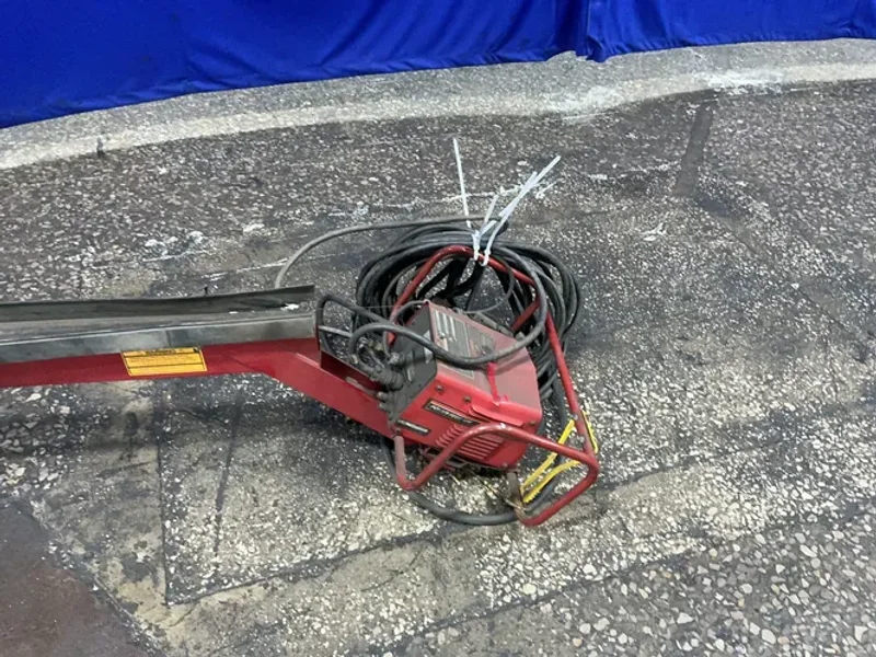 ZIPLINE 180” WELDING STATION