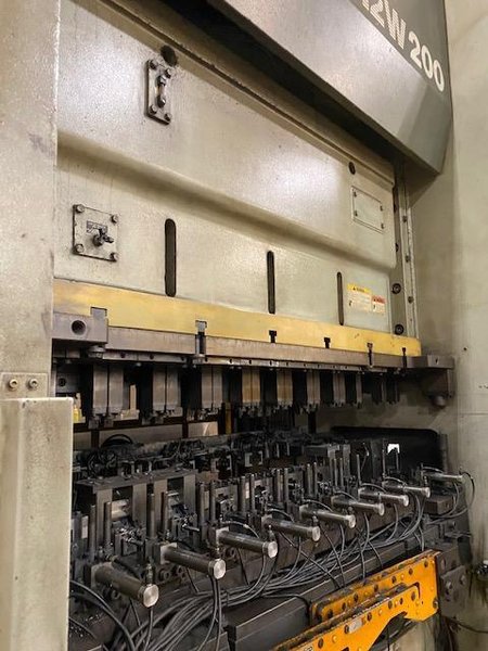 220 Ton Komatsu SSDC Servo Press