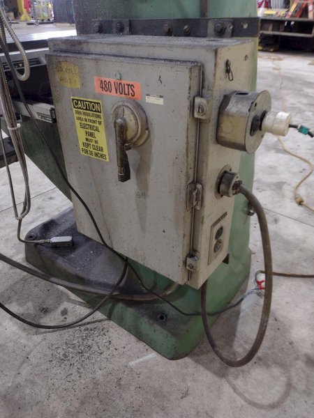1.5 HP BRIDGEPORT SERIES I VERTICAL MILL &amp; DIGITAL READ OUT MILLING MACHINE: STOCK #20706