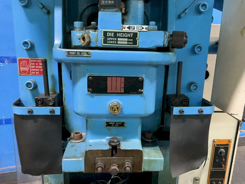 WASINO ENGINEERING 28 TONS GAP FRAME PRESS  -  PUX 25