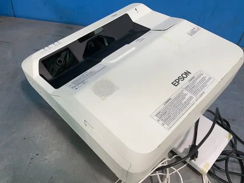 EPSON ULTRA-SHORT-THROW INTERACTIVE LCD PROJECTOR  -  BRIGHTLINK PRO 1450UI