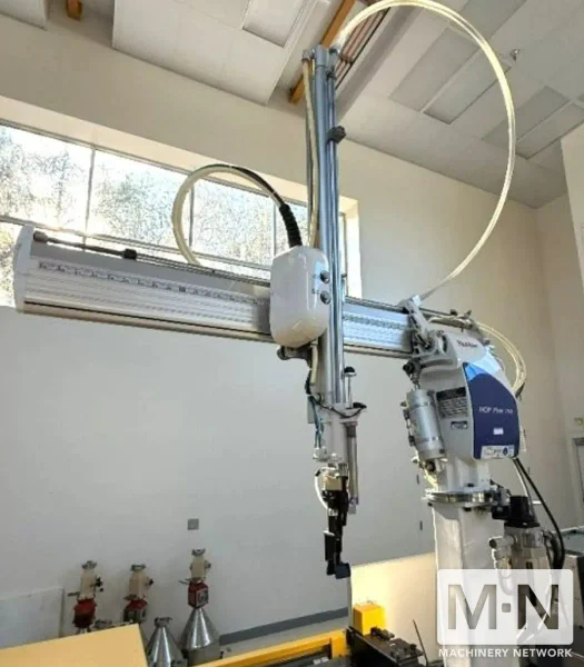 55 TON 1.9 OZ MILACRON MODEL ALPHA S50iA ROBOSHOT INJECTION MOLDING MACHINE MFG 2015