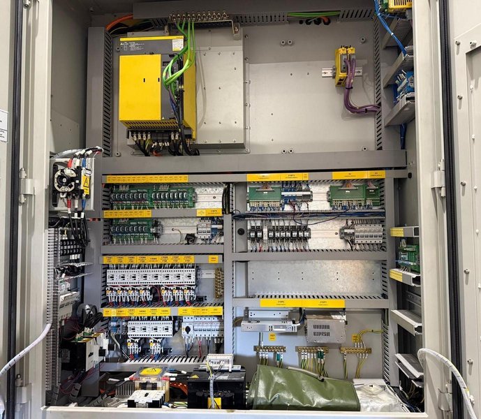 Quaser MV184C/12C CNC Vertical Machining Center – TSC, 12,000 RPM Mill