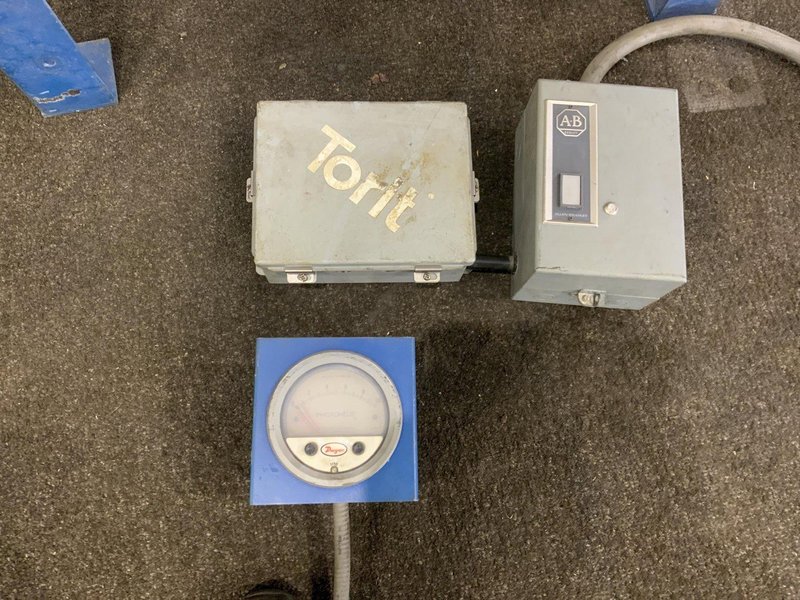 TORIT DOWNFLO DUST COLLECTOR MODEL DF 2DF4: STOCK #81070