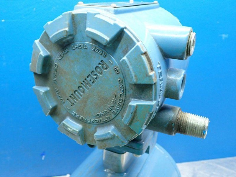 ROSEMOUNT DIGITAL FLOW METER TRANSMITTER   -  8732EMT2A1M4