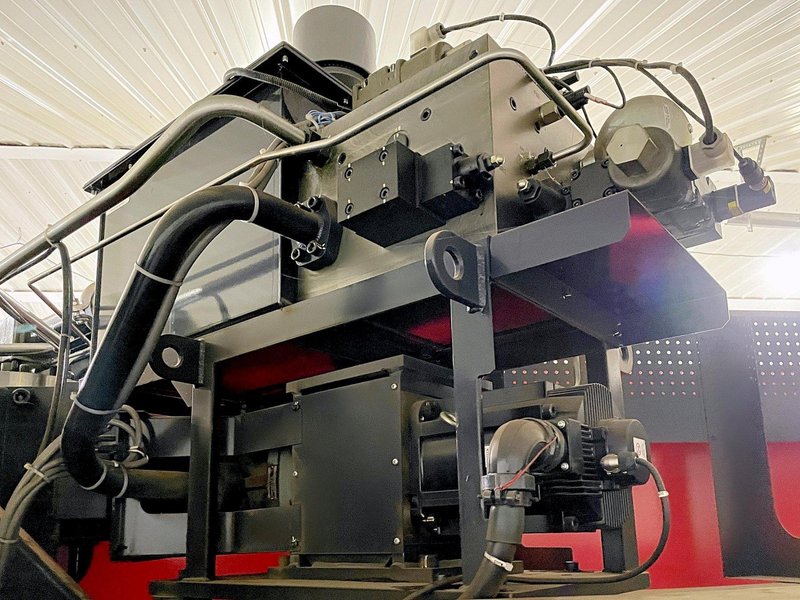 Amada HG 2204 243 Ton x 14' Bed Hydraulic Press Brake