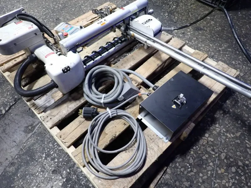 STAR AUTOMATION INC. PICK &amp; PLACE ROBOT   -  XQ-800V