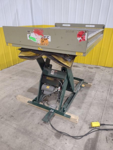 3800 LBS X 60" X 42" SOUTHWORTH MODEL #LS4-36 HYDRAULIC SCISSOR LIFT TABLE WITH ROLLER TOP, 110 VOLT: STOCK #20887