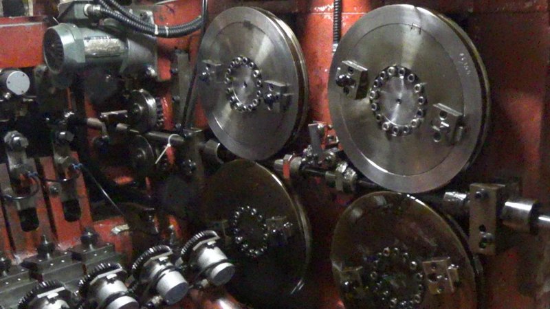 Asahi Sunac Model AF1815-6 Six Die Parts Forming Machine