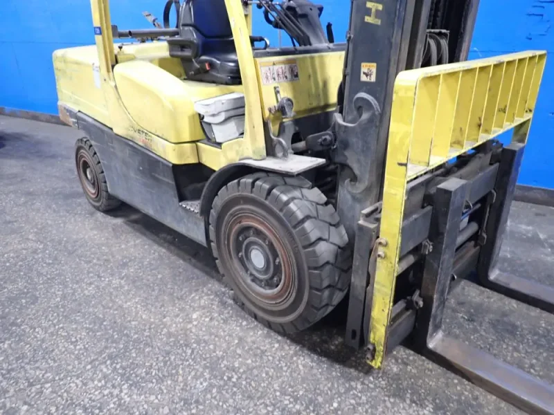 HYSTER 7950 LBS PROPANE FORKLIFT   -  H120FT