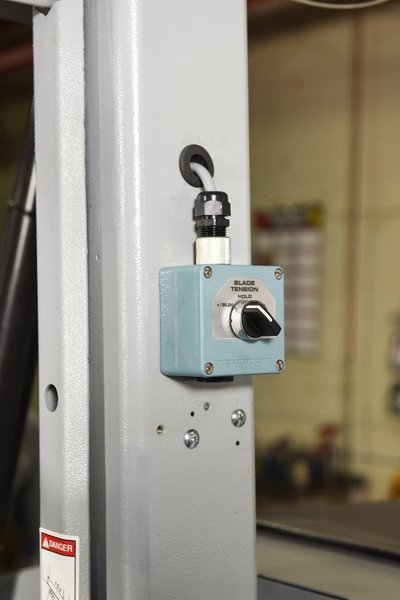 NEW - 18"H x 22"W HYD-MECH V-18APC-60 AUTOMATIC VERTICAL TILT FRAME BAND SAW