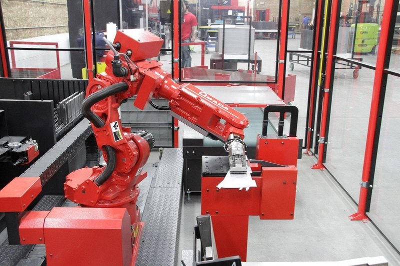 60 Ton x 4′ Amada EG6013 Automated Bend Cell, 2017 – 6 -Axis Robot, 7-Axis Backgauge