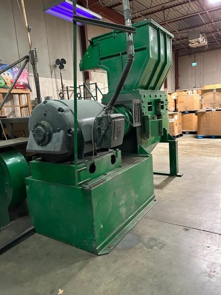 Cumberland Model 43 Granulator – 200 HP, 43″ Cutting Width