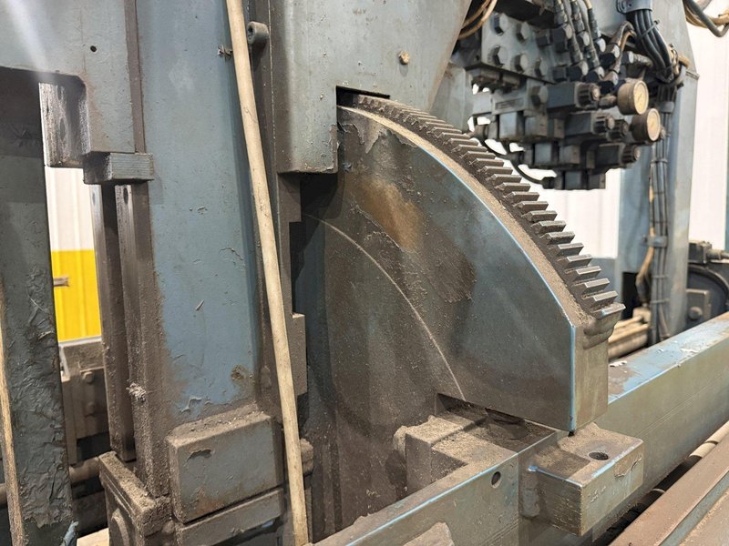 25" x 36" HEM MODEL #V200A TILT FRAME VERTICAL BAND SAW W/ AUTOMATIC FEED TABLE : YOBRO #25400