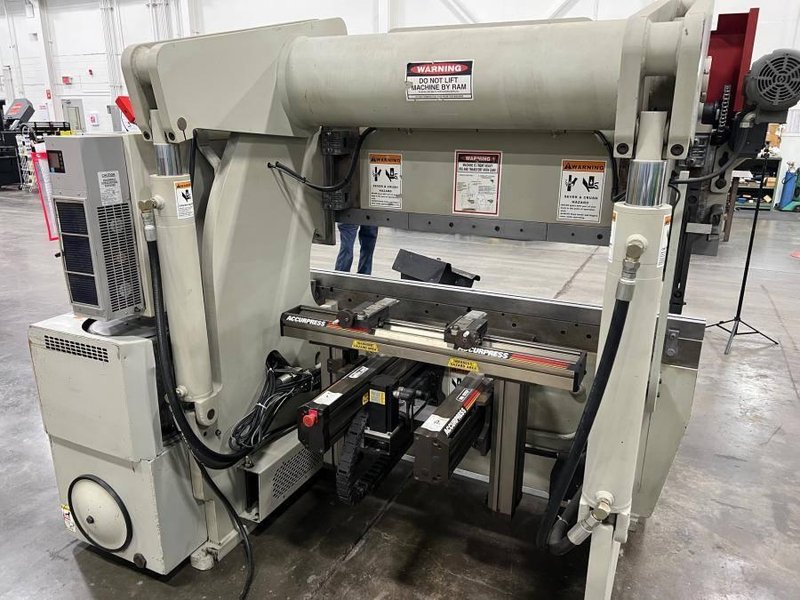 2002 Accurpress 71006 Hydraulic Press Brake (#5513)