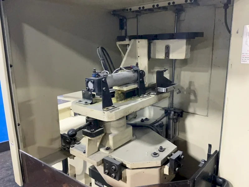 MAKINO MILLING MACHINE CO., LTD. 18”X32” TABLE CNC VERTICAL MACHINING CENTER  -  SNC64-A5