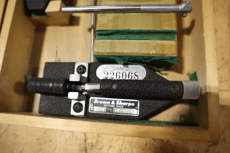 Brown &amp; Sharpe 7570 1/8-1" Bore Gage w Case- Auction Item