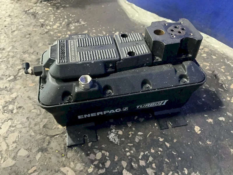 ENERPAC 5000 PSI / 350 BAR TURBO II HYDRAULIC AIR PUMP  -  PASG3002SB