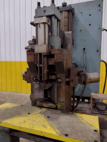 BTM CORPORATION TOG-L-LOC CORNER NOTCHER: YOBRO #25120