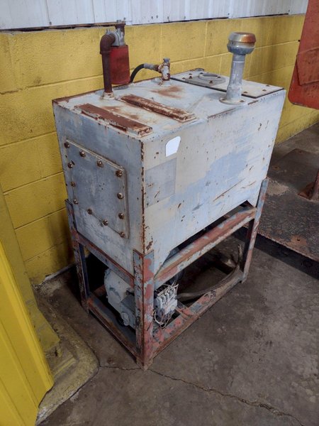 (2) HYDRAULIC PIPE VISES WITH HYDRAULIC POWER UNIT: STOCK 17506