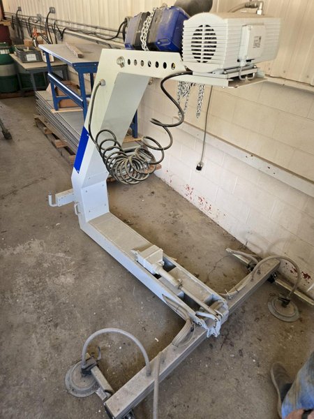 50.5' X 19' 1000 LB GORBEL WORKSTATION CRANE WITH VACUMASTER ATTACHMENT. STOCK # 0772426
