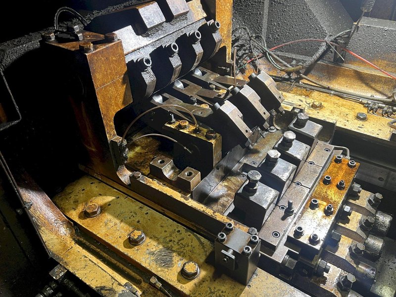 Nedschroef Model NH416 4 Die Progressive Heading Machine