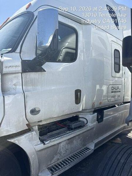 Freightliner Cascadia 126 Sleeper Truck, 2020 – DD15, Automatic