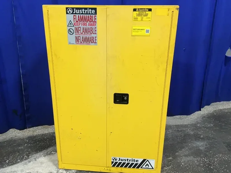 JUSTRITE 45 GAL FLAMMABLE LIQUID STORAGE CABINET  -  RM09908E