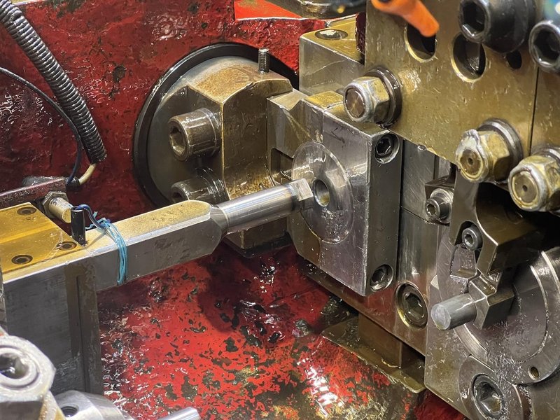 Chun-Zu Model CBP-165S Five Die Bolt Former