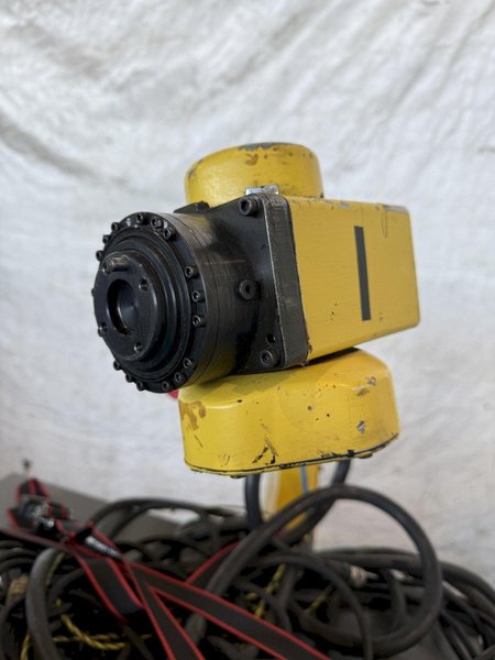 FANUC M-6iB/20 6 AXIS ROBOT W/ R-J3IB CONTROLLER. STOCK # 1005624