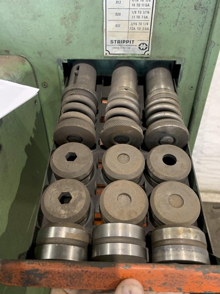 STRIPPIT SONIC 18/30 PUNCH MACHINE AND CORNER NOTCHER W/ TOOLING. STOCK # 1271823.